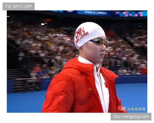 董志豪训练完直接拎爱马仕去吃宵夜？