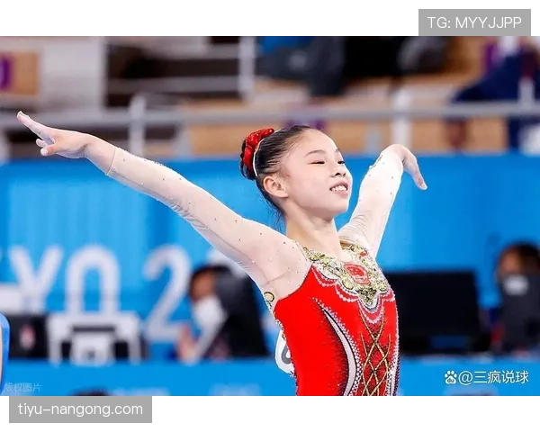 管晨辰家的猫都比我会做体操