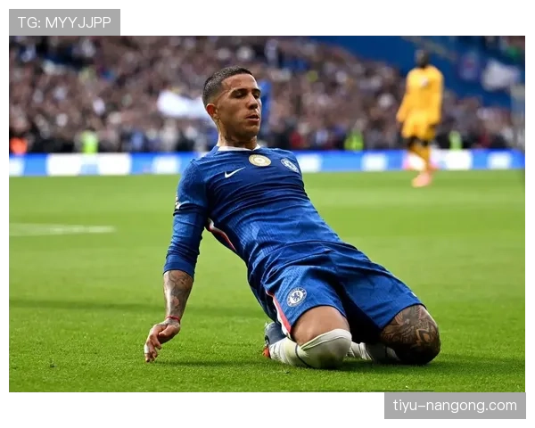 恩佐持续高位逼抢撕开对手防线 提升穆帅战术角色影响