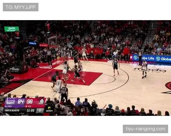 海耶斯挡拆中投效率提升显著拉开对手防线